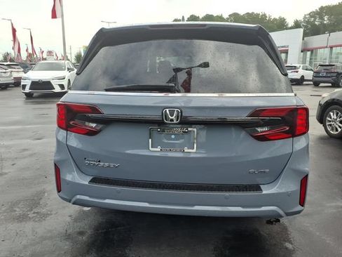 Used 2025 Honda Odyssey Elite image 2