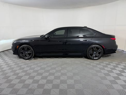 Used 2024 BMW i7 eDrive50 w/ M Sport Package RWD image 2