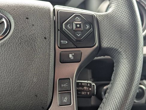 Used 2022 Toyota Tacoma TRD Sport AWD/4WD image 24