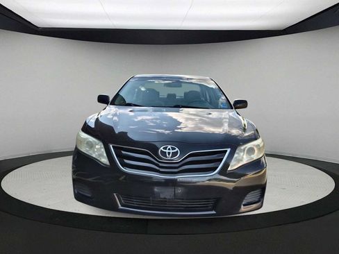 Used 2011 Toyota Camry LE w/ LE Extra-Value Pkg FWD image 3
