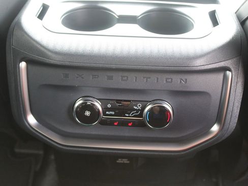 New 2026 Ford Expedition Max Platinum w/ Stealth Appearance Package AWD/4WD image 14