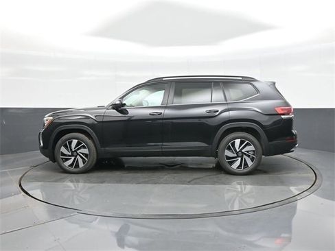 New 2026 Volkswagen Atlas SE image 4