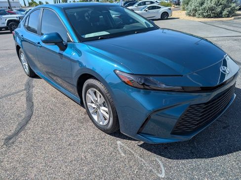 Used 2025 Toyota Camry LE AWD/4WD image 7