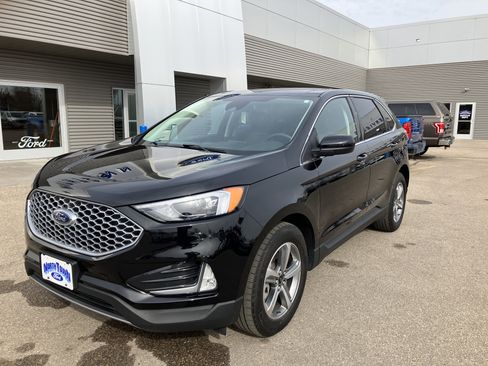 Used 2024 Ford Edge SEL w/ Convenience Package image 2