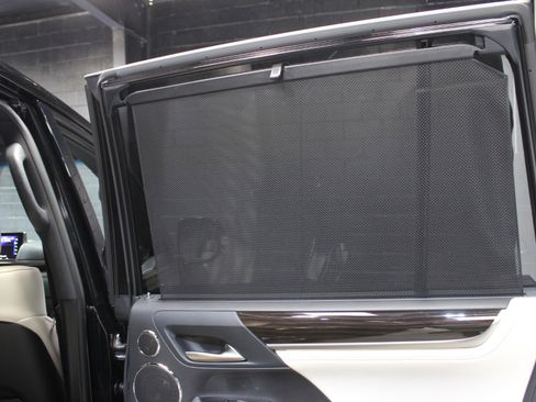 Used 2019 Lexus LX 570 4WD w/ Inspiration Series image 41