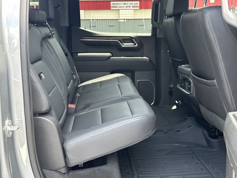 Used 2023 GMC Sierra 1500 SLT w/ SLT Premium Plus Package AWD/4WD image 13