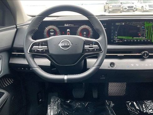 Used 2023 Nissan Ariya AWD image 5