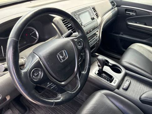 Used 2017 Honda Ridgeline RTL image 10