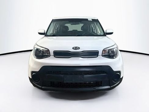Used 2017 Kia Soul FWD image 2