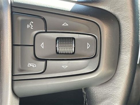 Used 2022 GMC Sierra 1500 SLE image 22