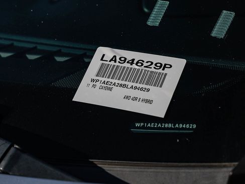 Used 2011 Porsche Cayenne S image 7