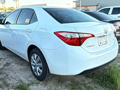 Used 2015 Toyota Corolla LE image 4