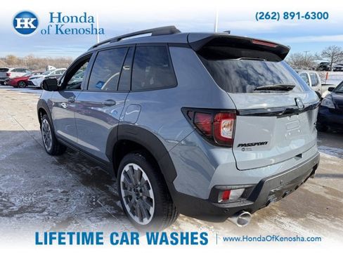 Certified 2025 Honda Passport Black Edition image 5