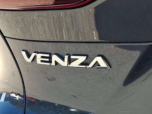 Used 2023 Toyota Venza XLE AWD/4WD image 35