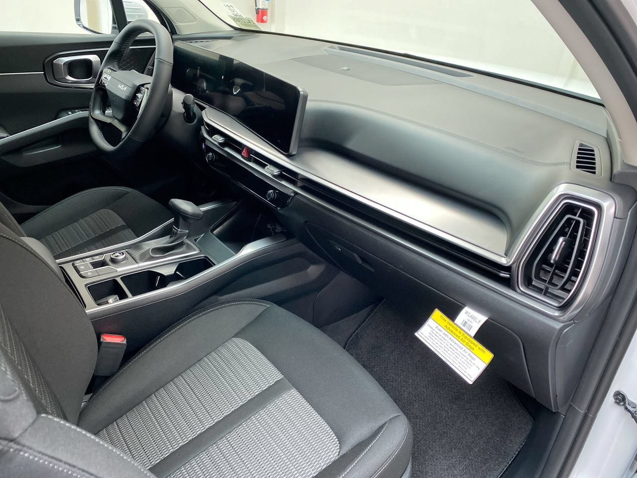 Certified 2026 Kia Sorento LX FWD image 29