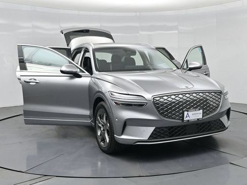 Used 2025 Genesis Electrified GV70 w/ Prestige Package AWD/4WD image 38
