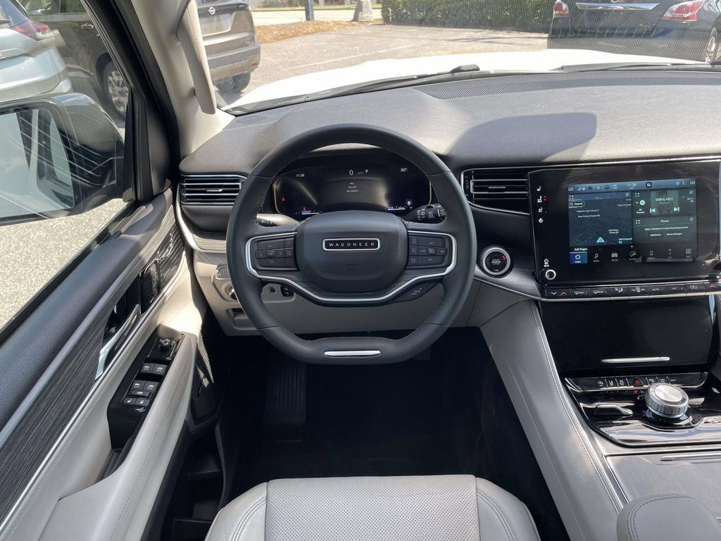 Used 2024 Jeep Wagoneer L Series II w/ Flexible Seating Group AWD/4WD image 14