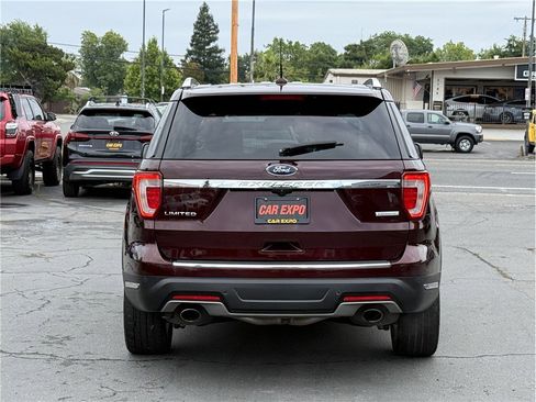 Used 2018 Ford Explorer Limited w/ Ford Safe & Smart Package FWD image 5
