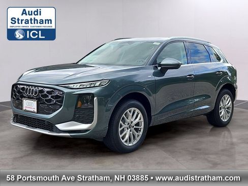New 2026 Audi Q3 quattro 2.0T AWD/4WD image 1