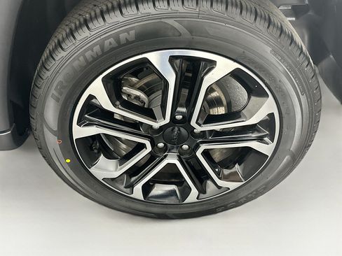 Used 2022 Jeep Compass Limited w/ Sun and Sound Group AWD/4WD image 11