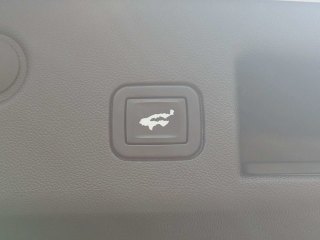 Used 2022 Chevrolet Equinox Premier FWD image 13