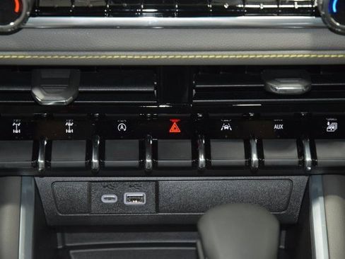 New 2026 Chevrolet Colorado ZR2 w/ Technology Package image 37