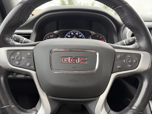 Used 2021 GMC Acadia SLT w/ Technology Package AWD/4WD image 10