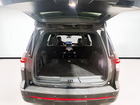 Used 2024 Lincoln Navigator Reserve image 21