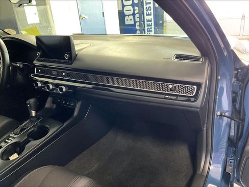 Used 2025 Honda Civic Sport image 13