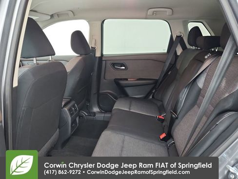 Used 2023 Nissan Rogue SV image 30