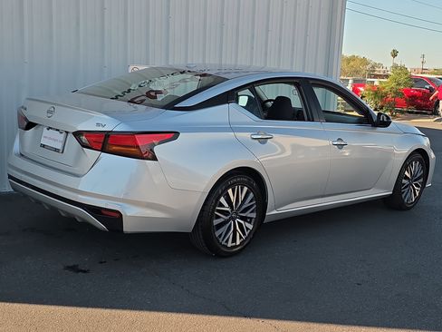 Used 2024 Nissan Altima 2.5 SV image 8