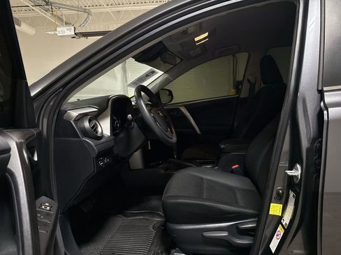 Used 2018 Toyota RAV4 LE w/ All Weather Liner Package FWD image 19