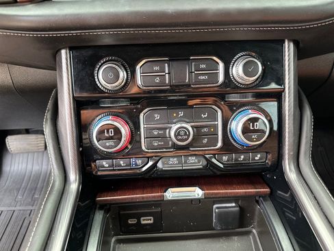 Used 2023 GMC Yukon XL Denali Ultimate image 15