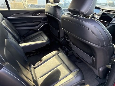 Used 2024 Jeep Grand Cherokee L Limited w/ Black Appearance Package image 16