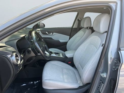 Used 2023 Hyundai Kona SEL FWD image 9