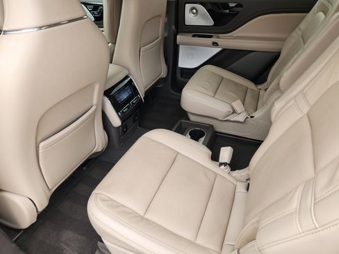 Used 2023 Lincoln Aviator Reserve w/ Equipment Group 201A image 39