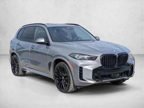 Used 2025 BMW X5 xDrive40i w/ M Sport Package AWD/4WD image 3