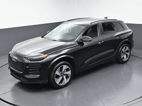 Used 2025 Audi Q6 e-tron Premium Plus w/ Premium Plus AWD/4WD image 39