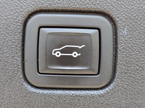 Used 2020 Chevrolet Equinox LT FWD image 14