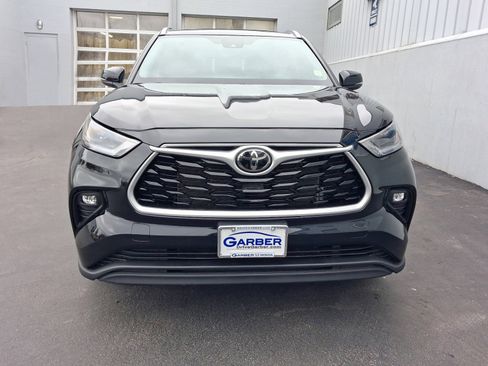 Used 2021 Toyota Highlander XLE image 8