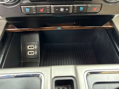 Used 2019 Ford F150 Lariat w/ Equipment Group 502A Luxury AWD/4WD image 19