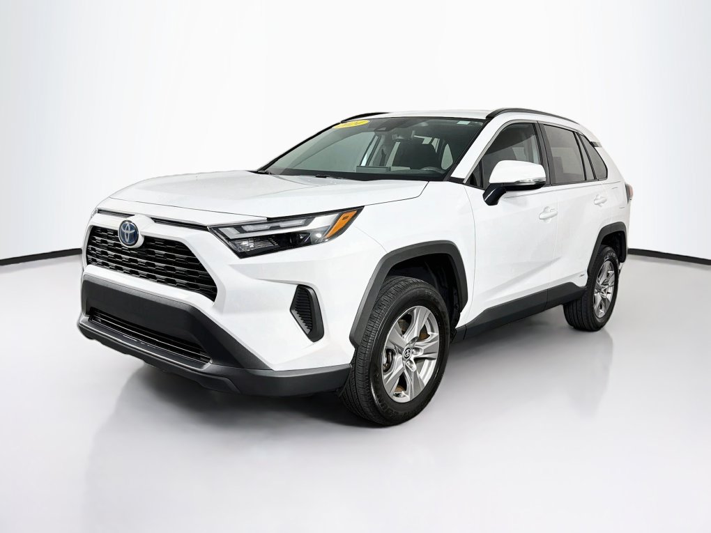 Used 2024 Toyota RAV4 XLE AWD/4WD image 3
