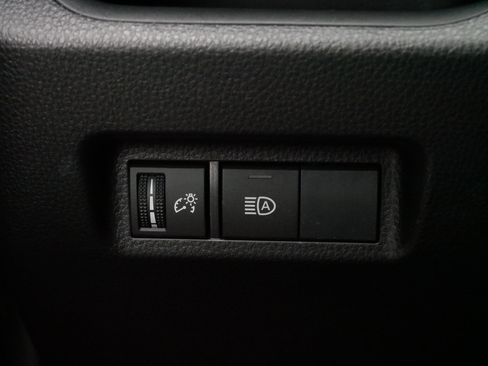 Used 2019 Toyota RAV4 LE image 27