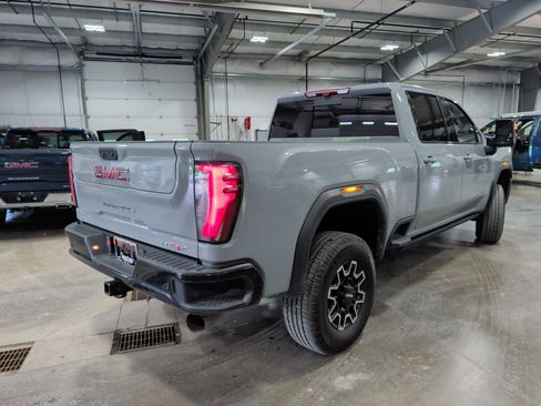 Used 2024 GMC Sierra 2500 AT4X AWD/4WD image 4