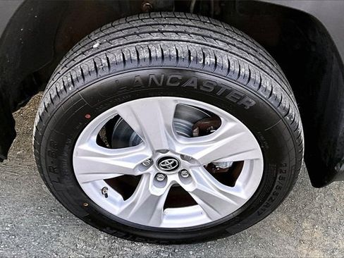 Used 2019 Toyota RAV4 XLE image 8