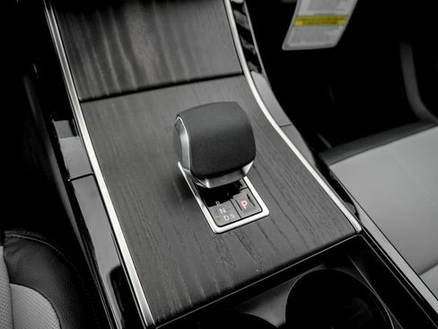 Used 2026 Land Rover Range Rover Velar Dynamic SE image 15