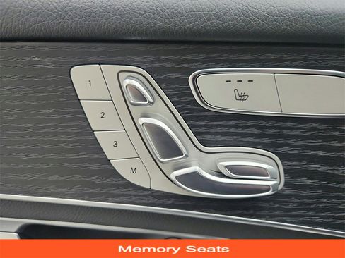 Used 2021 Mercedes-Benz GLC 300 4MATIC image 32