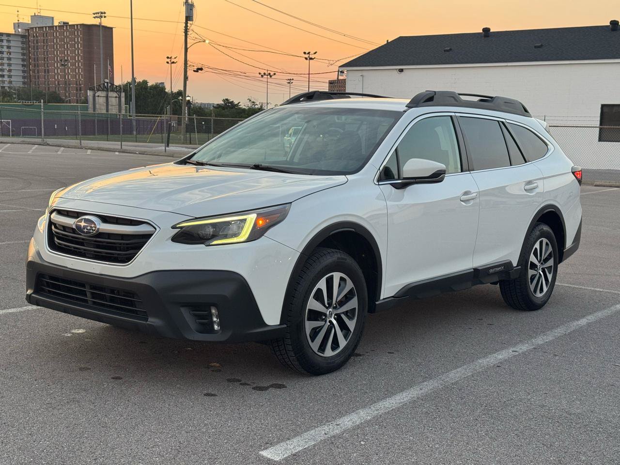 Used 2022 Subaru Outback Premium AWD/4WD image 4