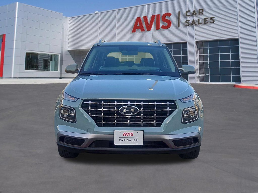 Used 2025 Hyundai Venue Limited FWD image 2