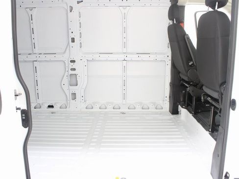 Used 2025 RAM ProMaster 2500 w/ Convenience Group image 16